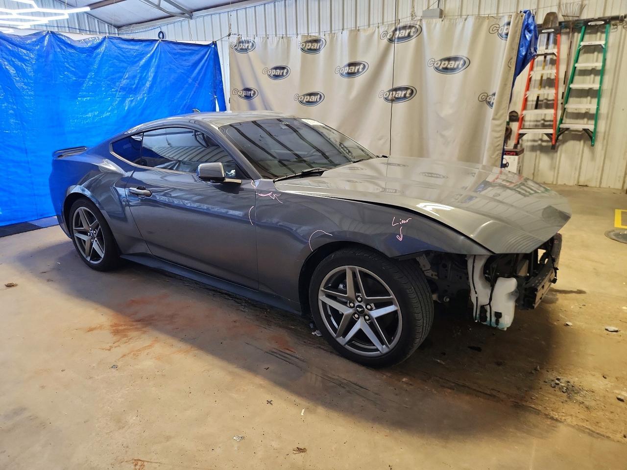 2024 Ford Mustang - zdjęcie 4