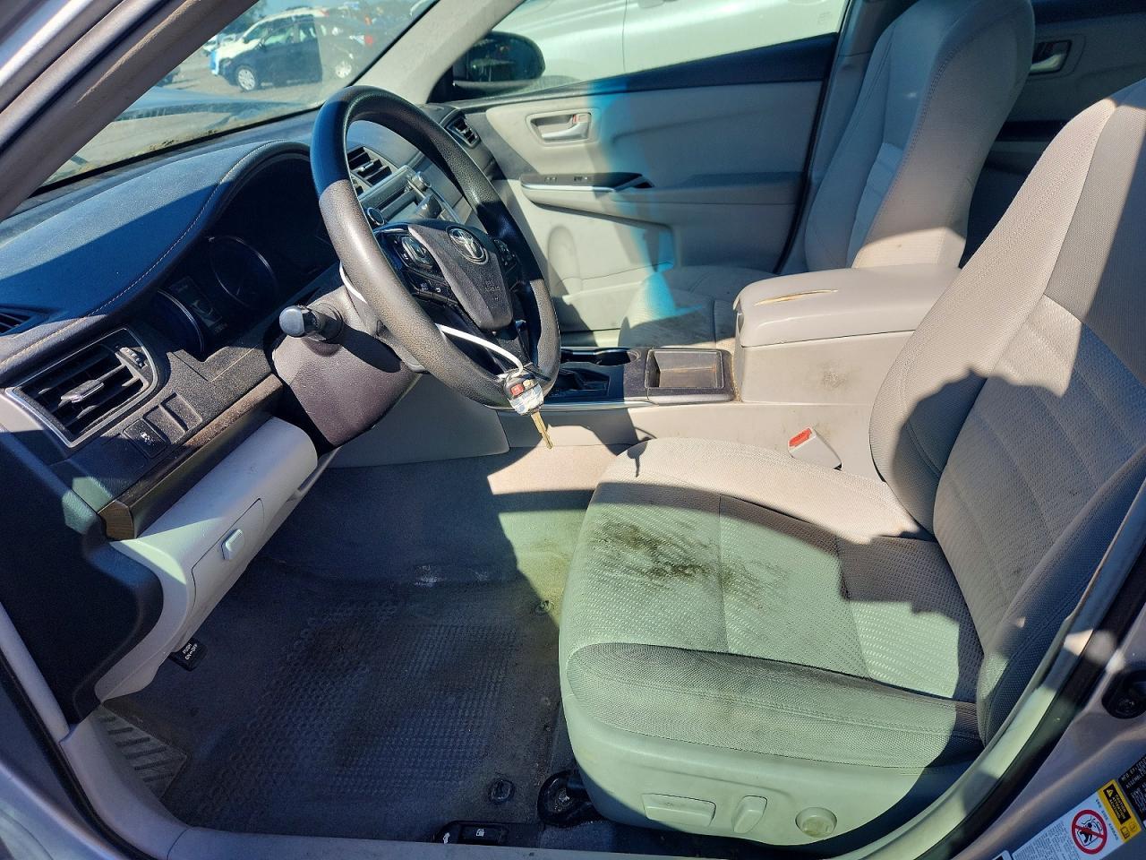 2016 Toyota Camry Le - zdjęcie 7