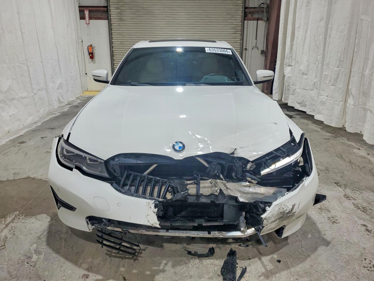2022 BMW 330Xi - zdjęcie 5
