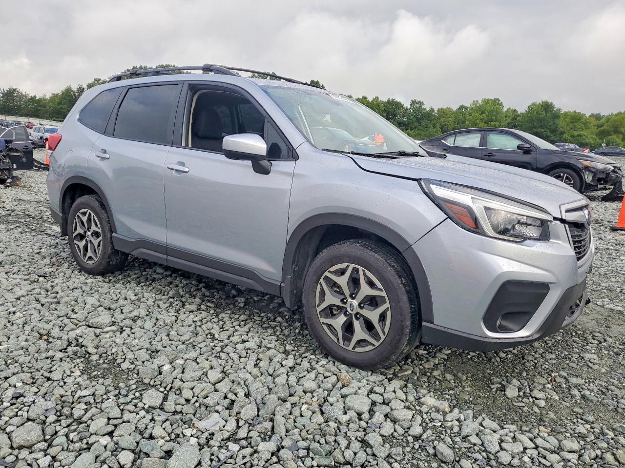 2021 Subaru Forester Premium - zdjęcie 4