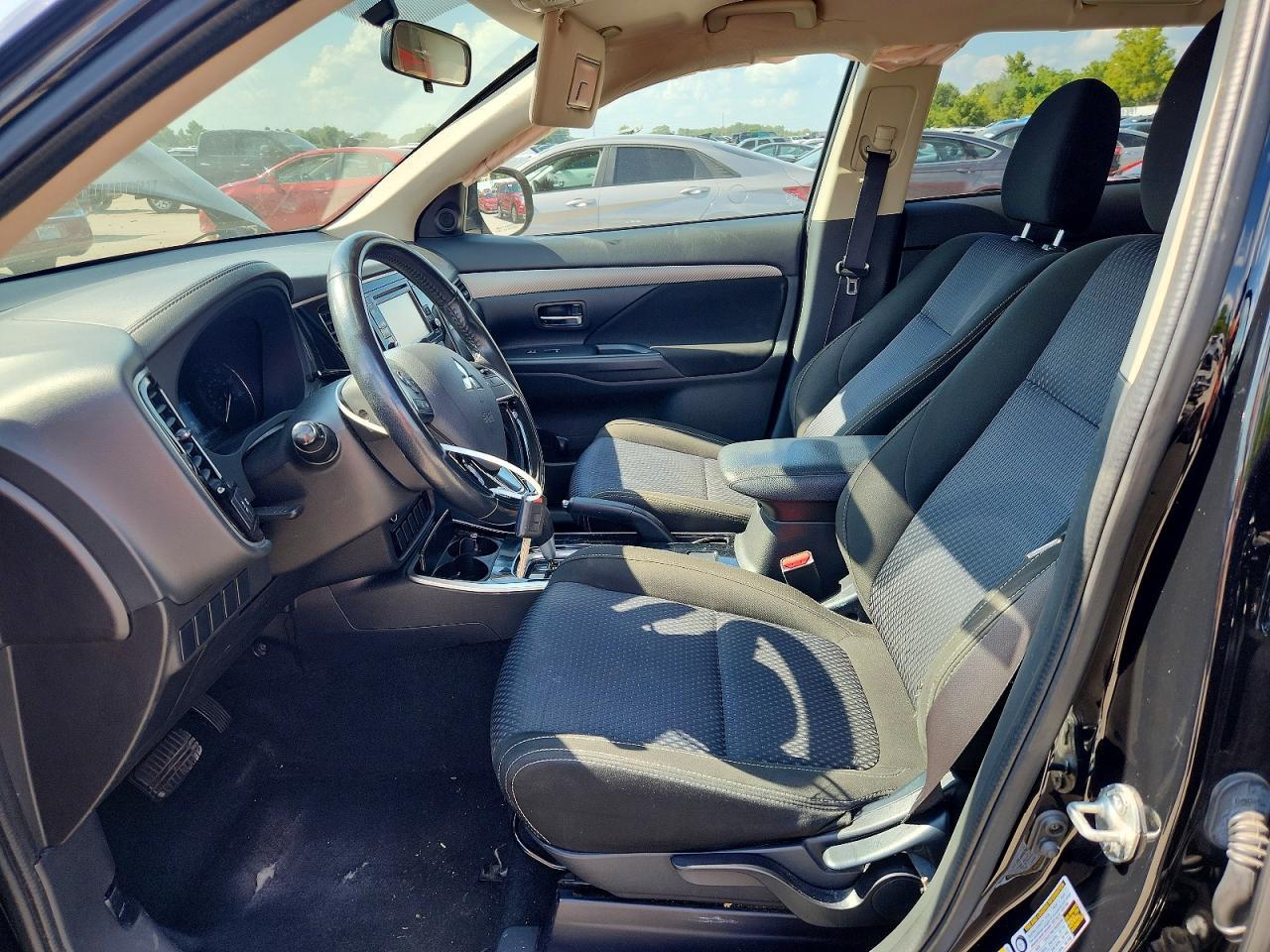 2017 Mitsubishi Outlander Es - zdjęcie 7