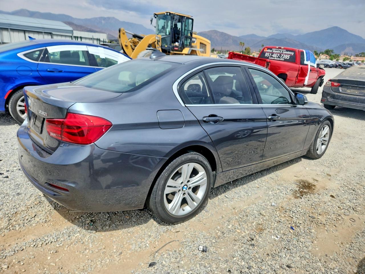 2018 BMW 330 I - zdjęcie 3