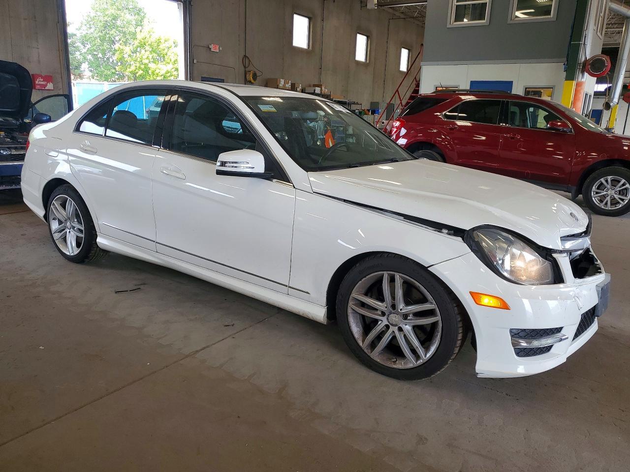 2013 Mercedes-Benz C 300 4Matic - zdjęcie 4