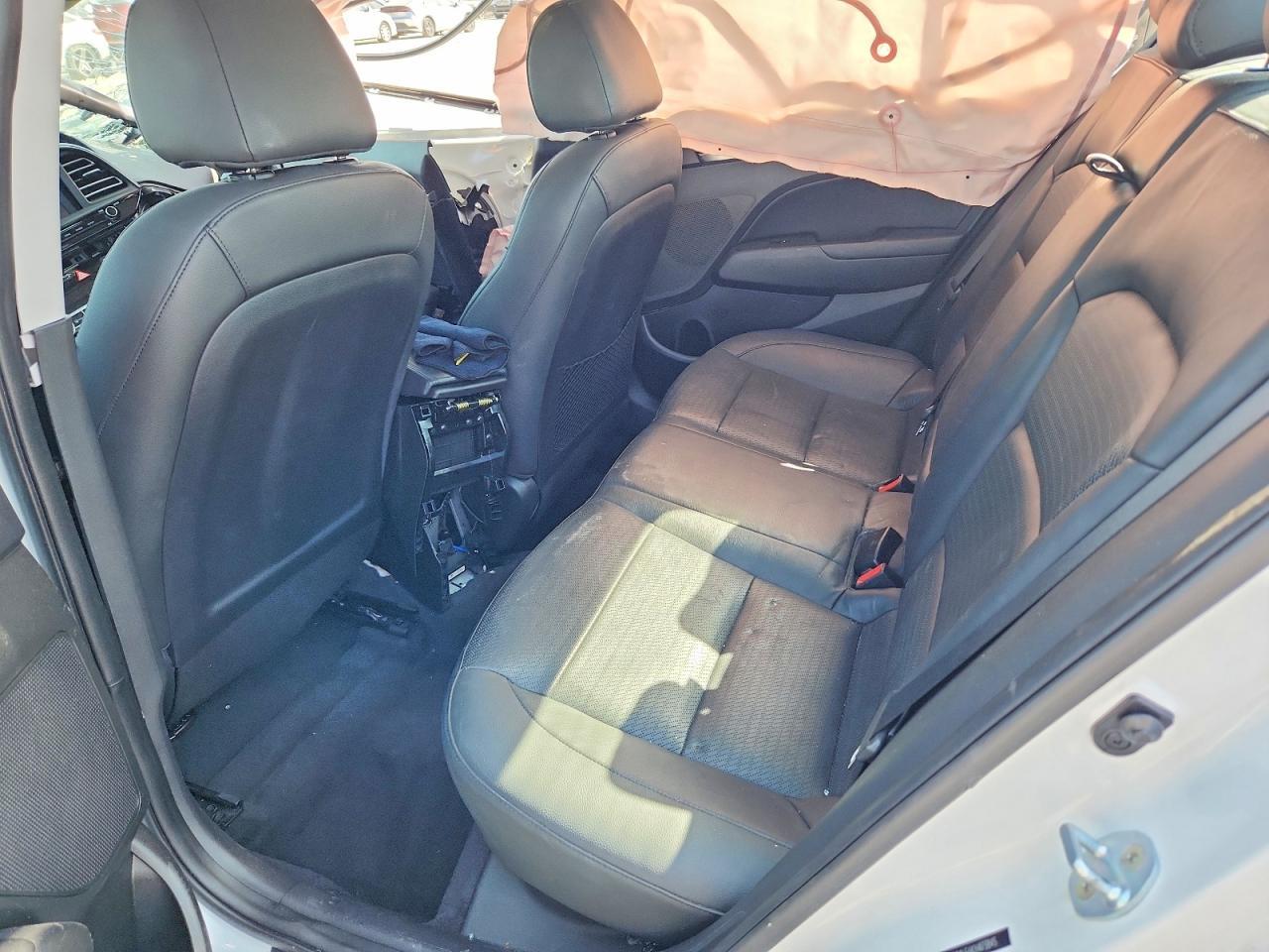 2019 Hyundai Elantra Limited - zdjęcie 10