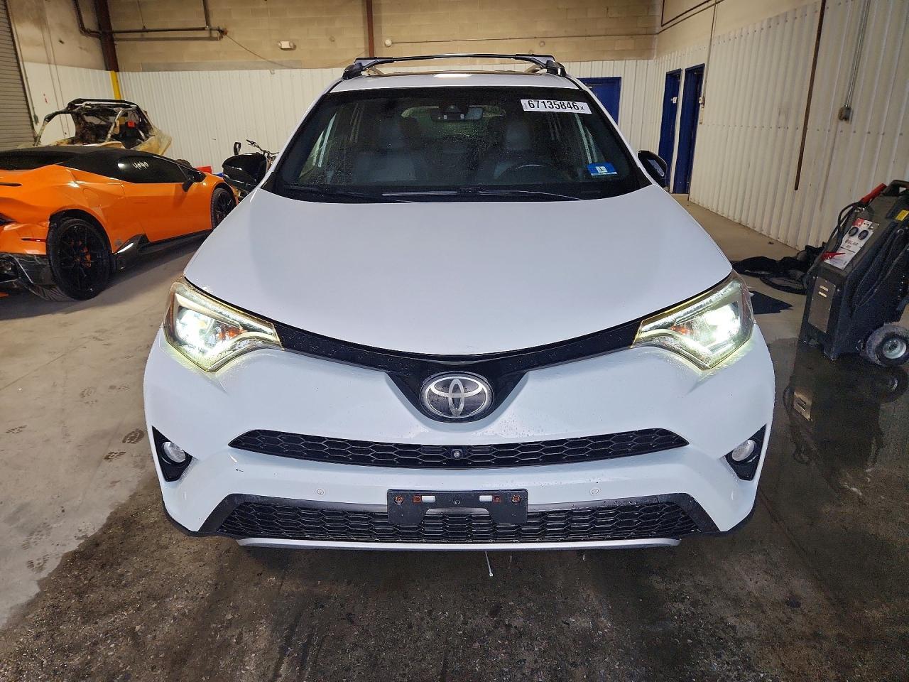 2018 Toyota Rav4 Se - zdjęcie 5