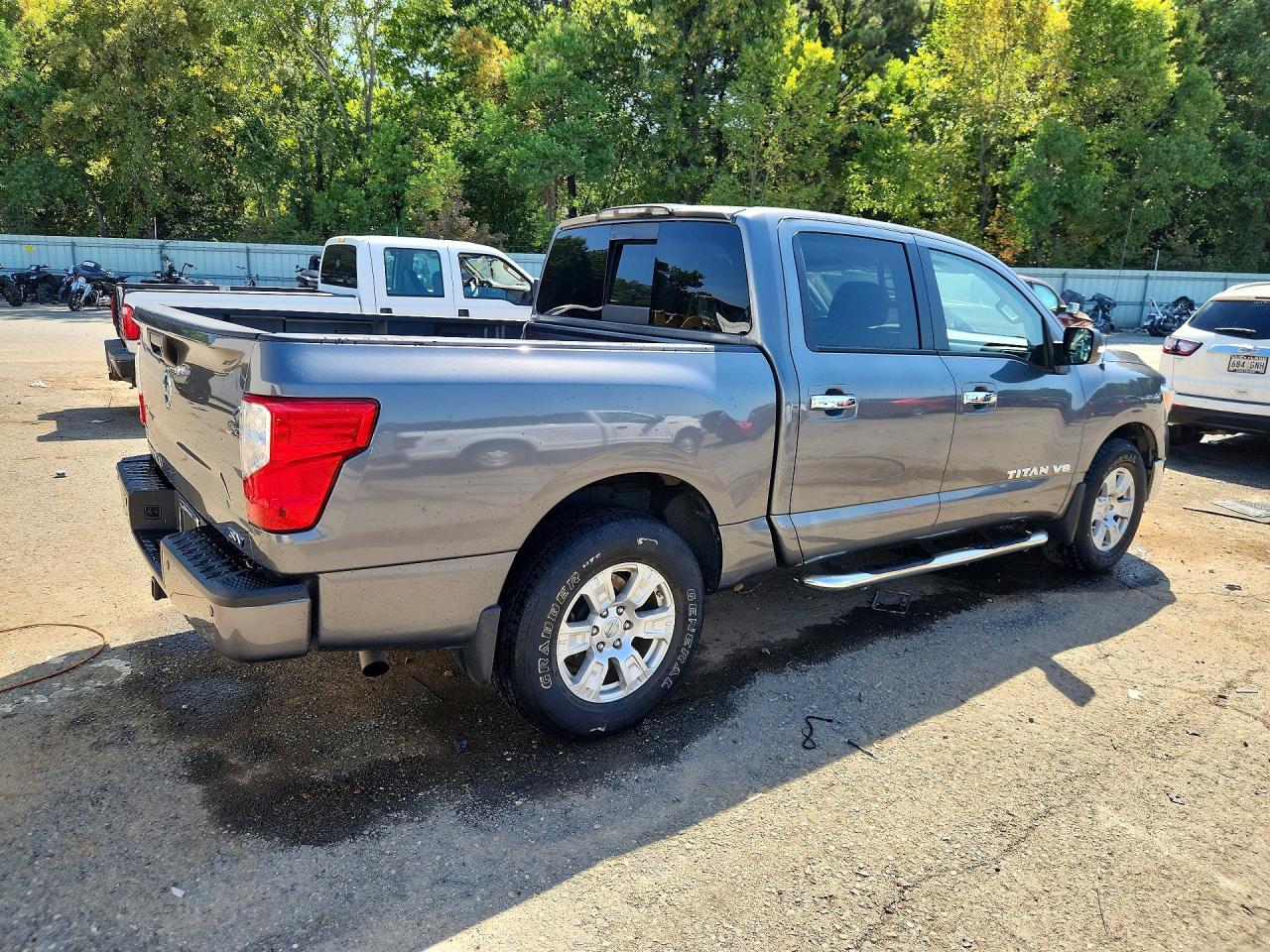 2019 Nissan Titan Sv - zdjęcie 3