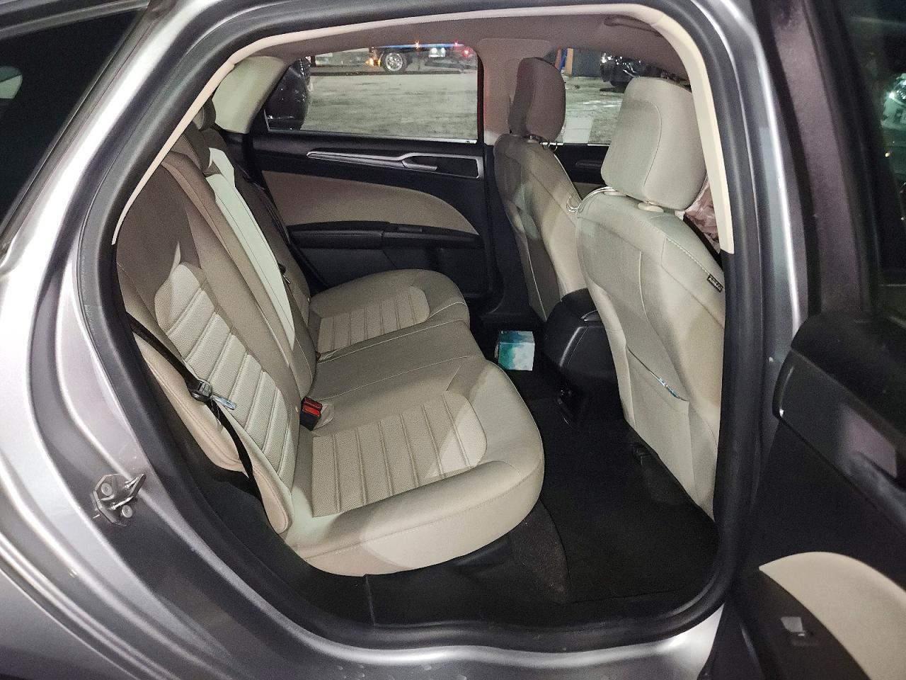 2020 Ford Fusion S - zdjęcie 11