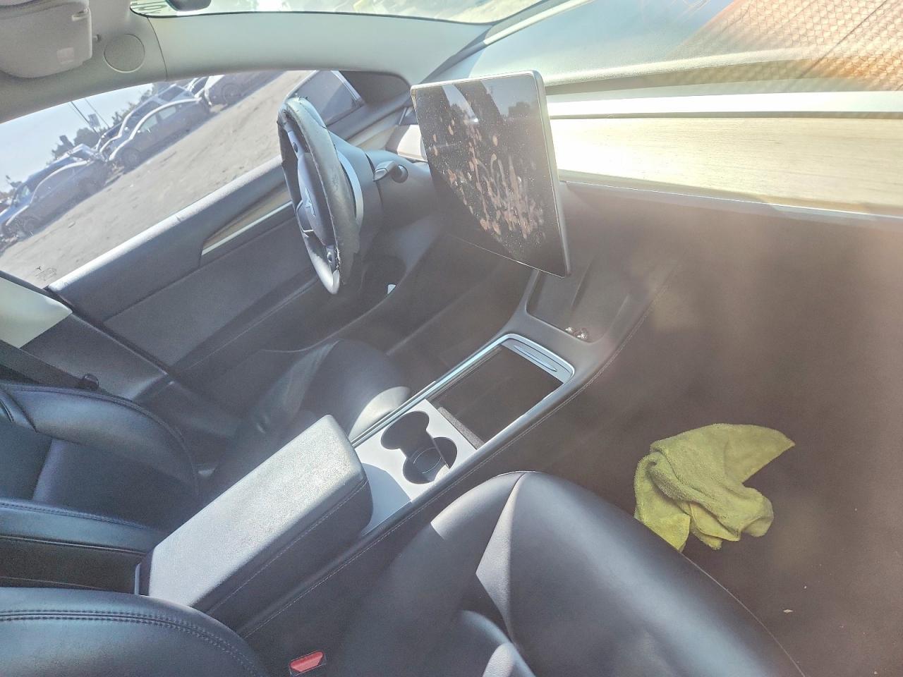 2023 Tesla Model 3 - zdjęcie 8