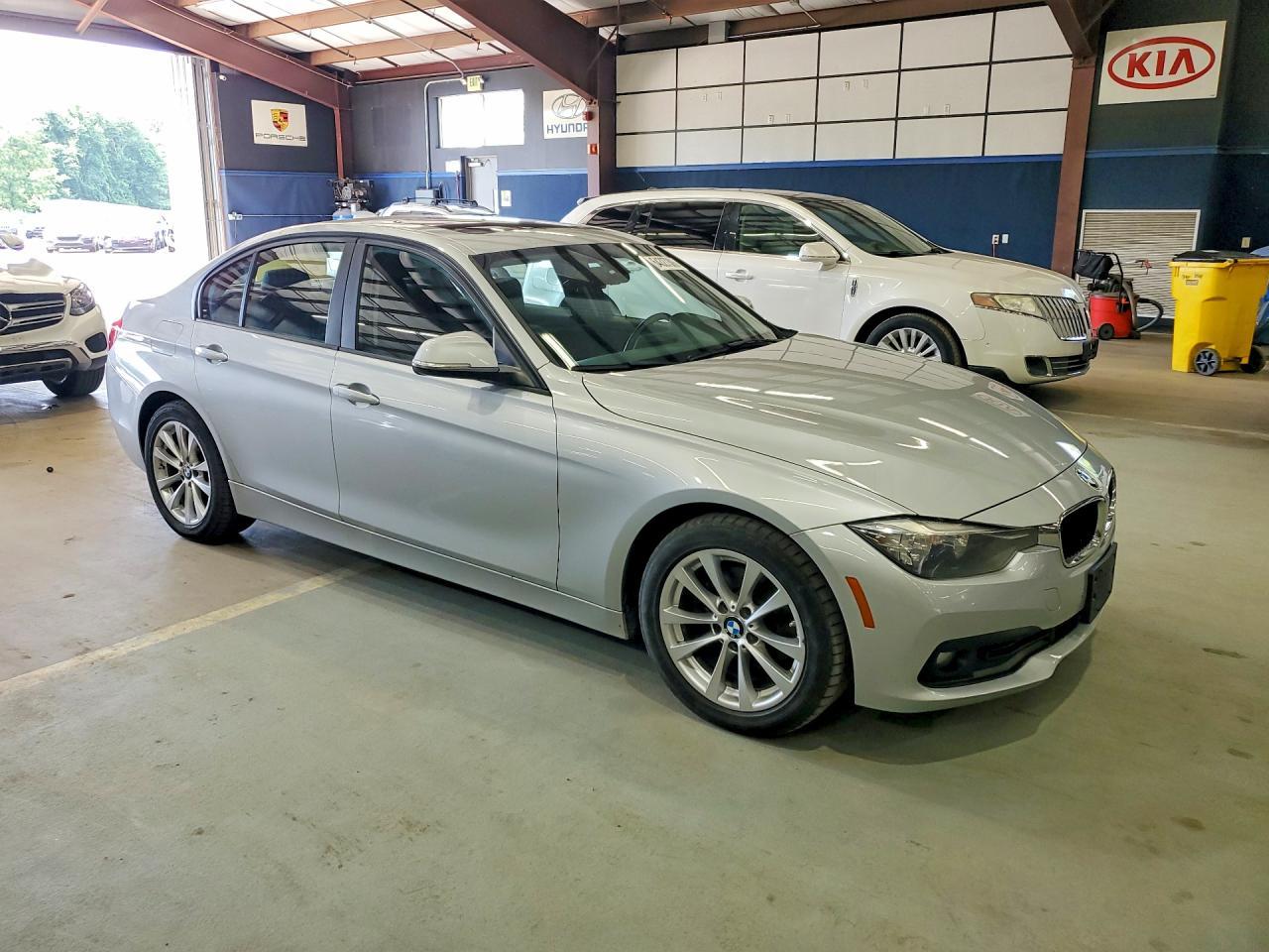 2016 BMW 320 Xi - zdjęcie 4