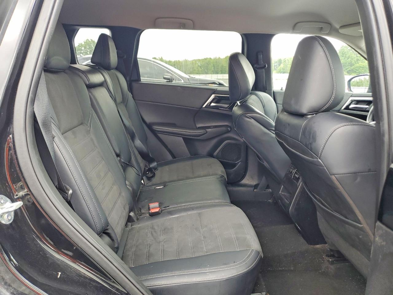 2024 Mitsubishi Outlander Se - zdjęcie 11