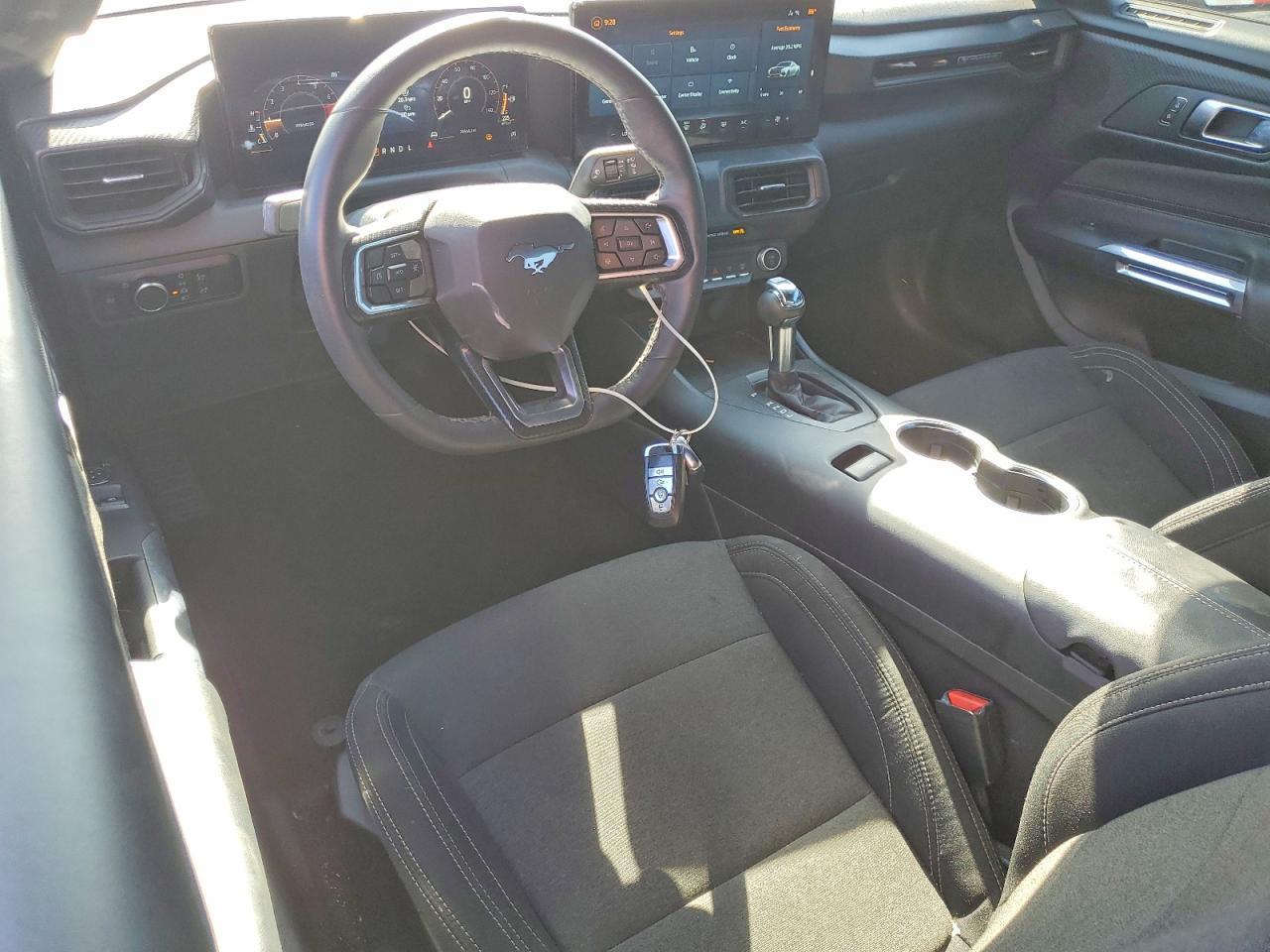 2024 Ford Mustang - zdjęcie 8