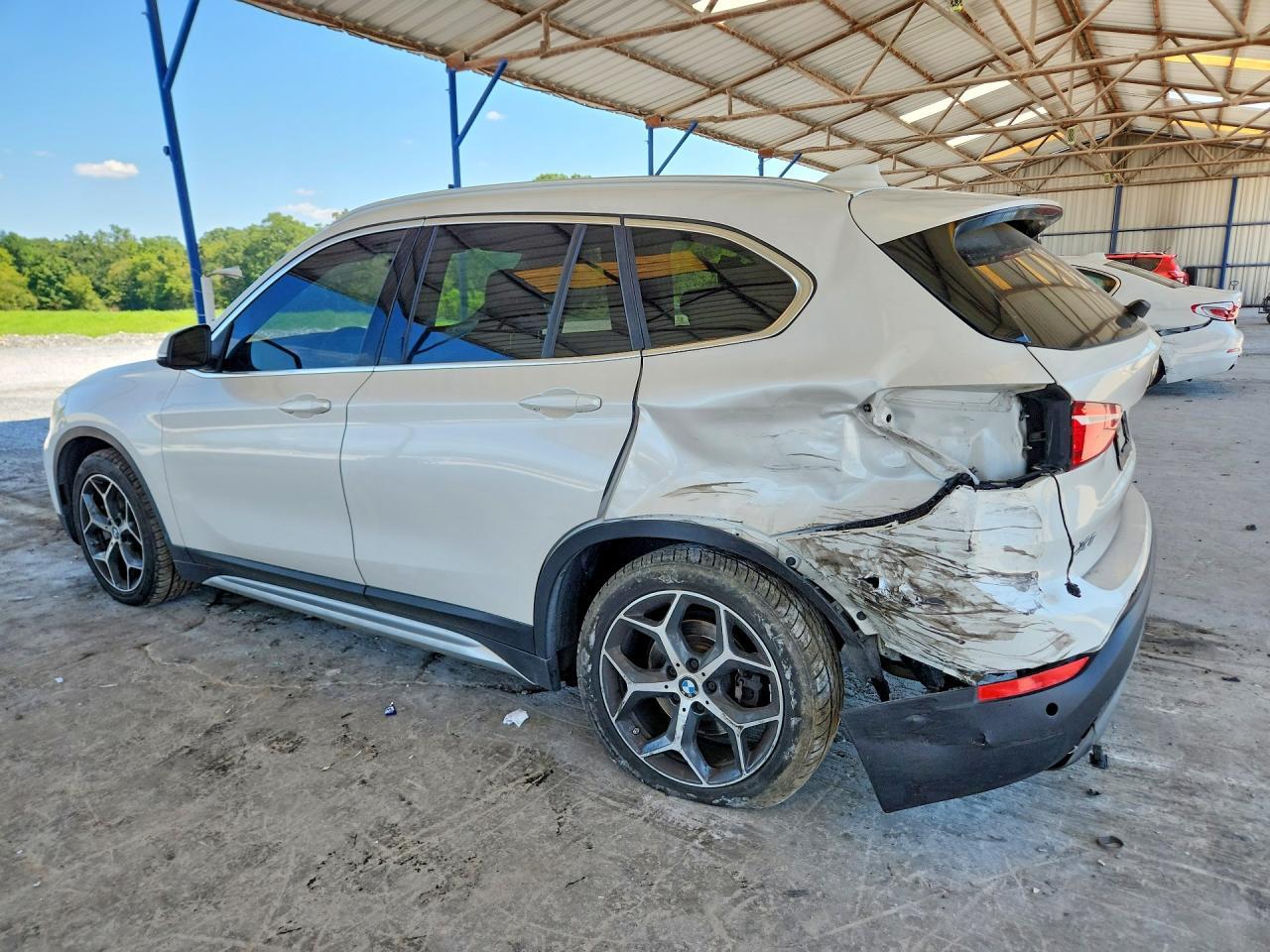 2019 BMW X1 xDrive28I - zdjęcie 2