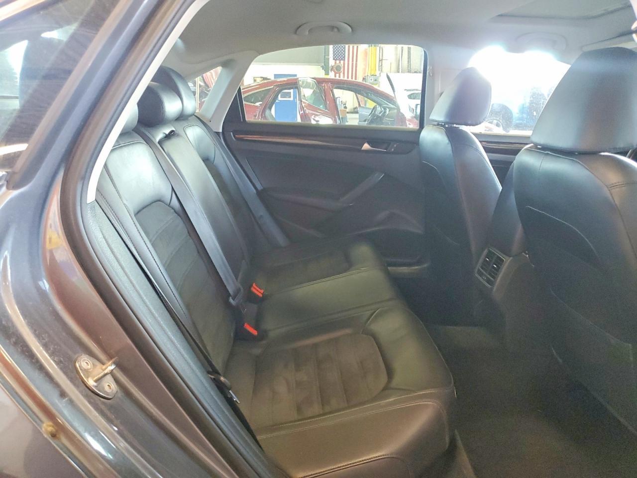 2015 Volkswagen Passat Sel - zdjęcie 10