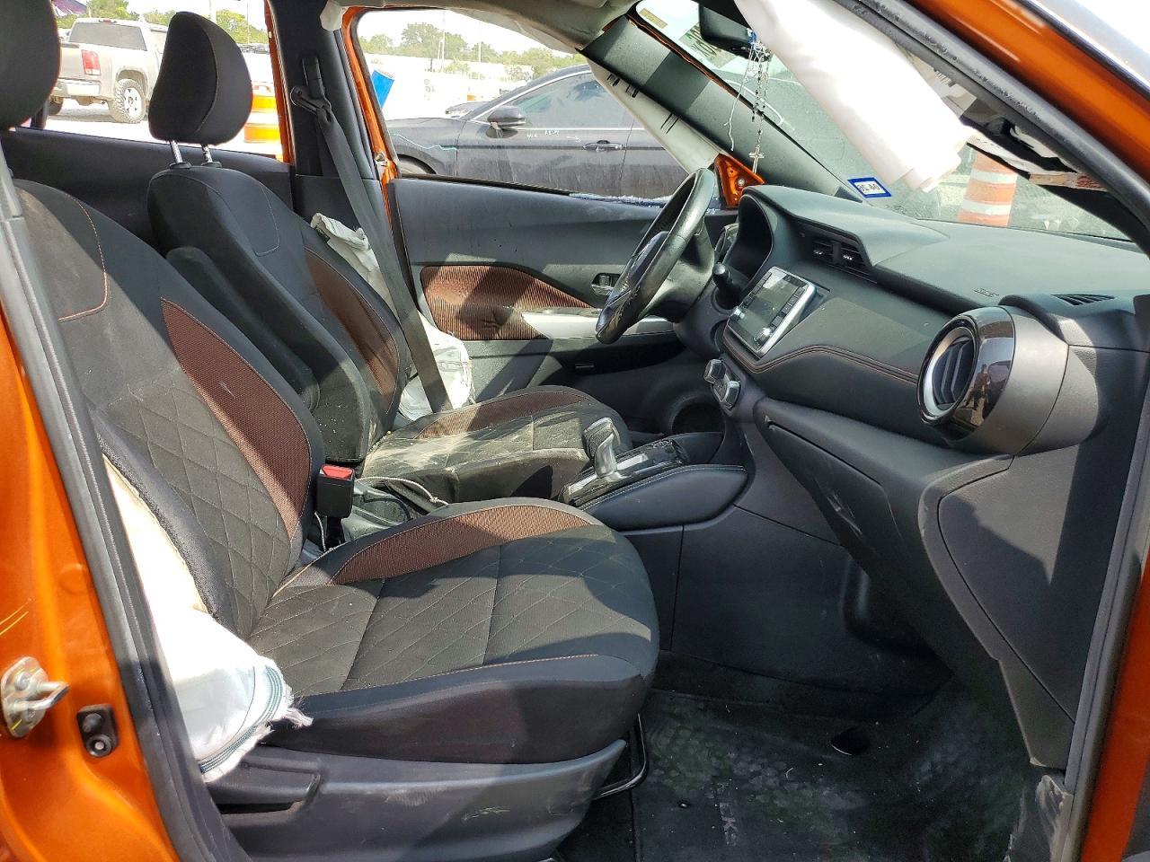 2019 Nissan Kicks Sr - zdjęcie 7