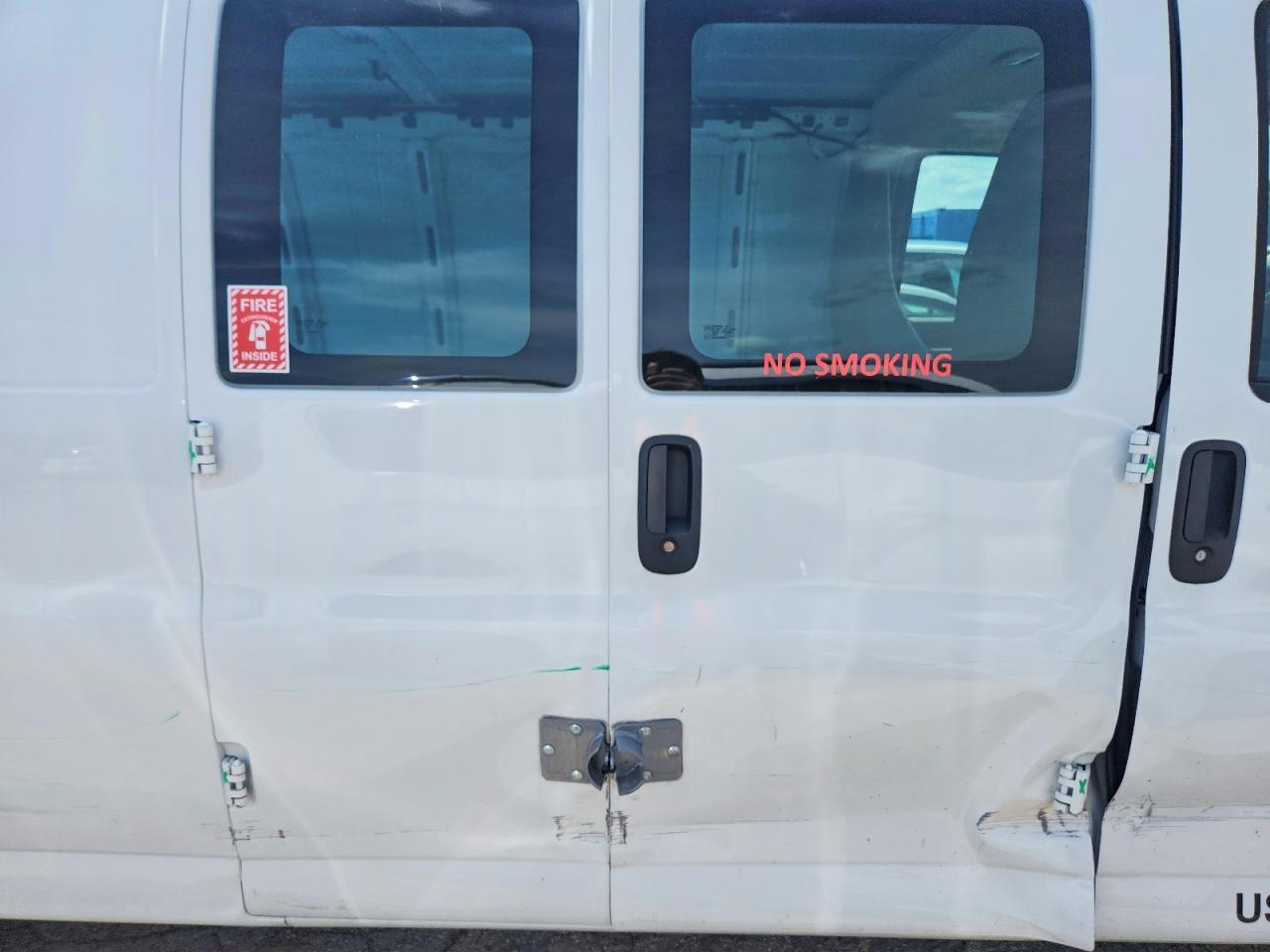 2025 Chevrolet Express G3500 - zdjęcie 11