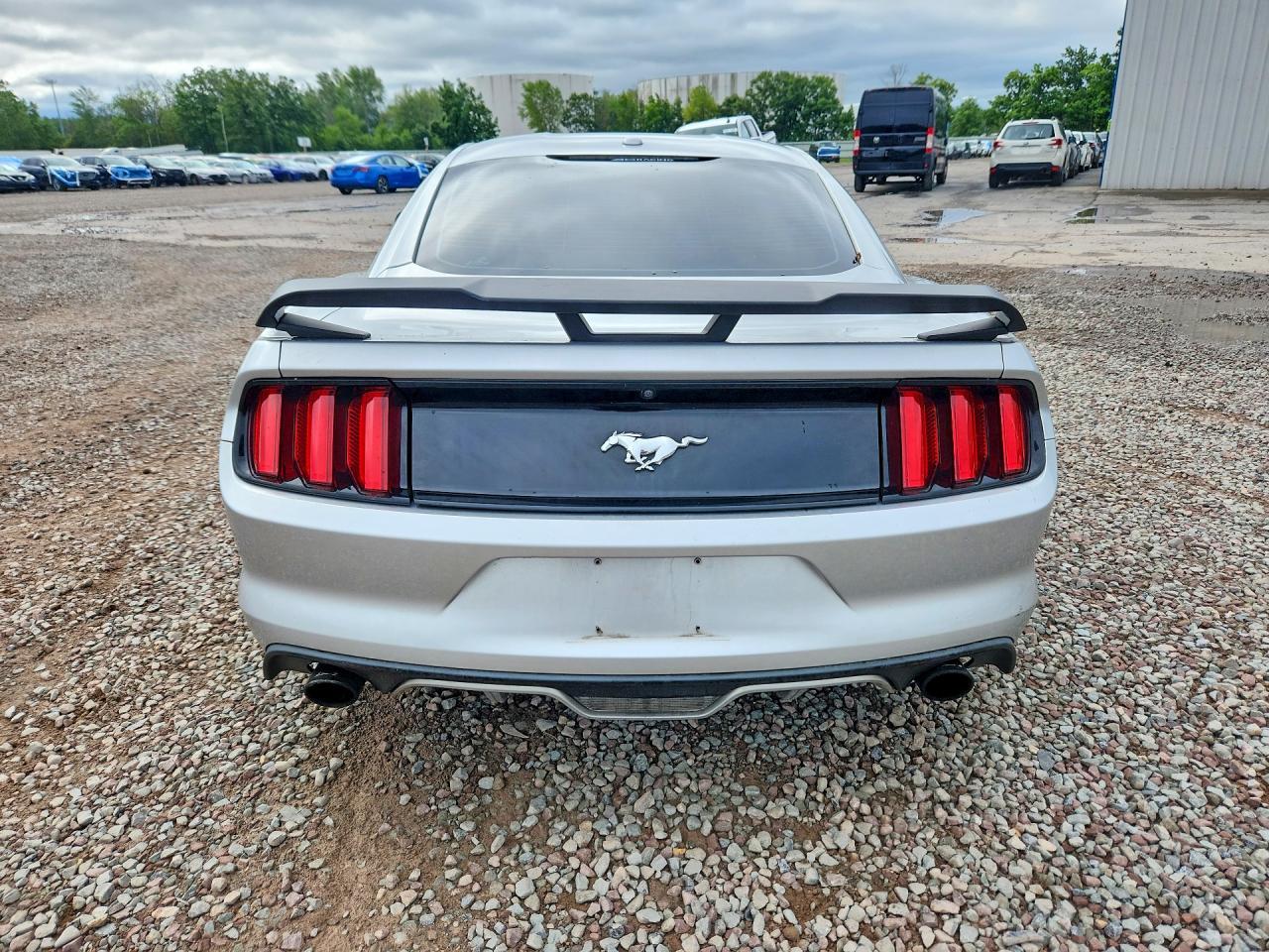2017 Ford Mustang - zdjęcie 6