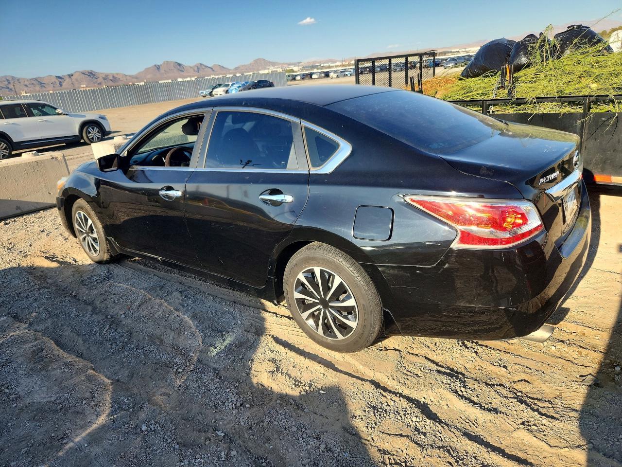 2015 Nissan Altima 2.5 S - zdjęcie 2