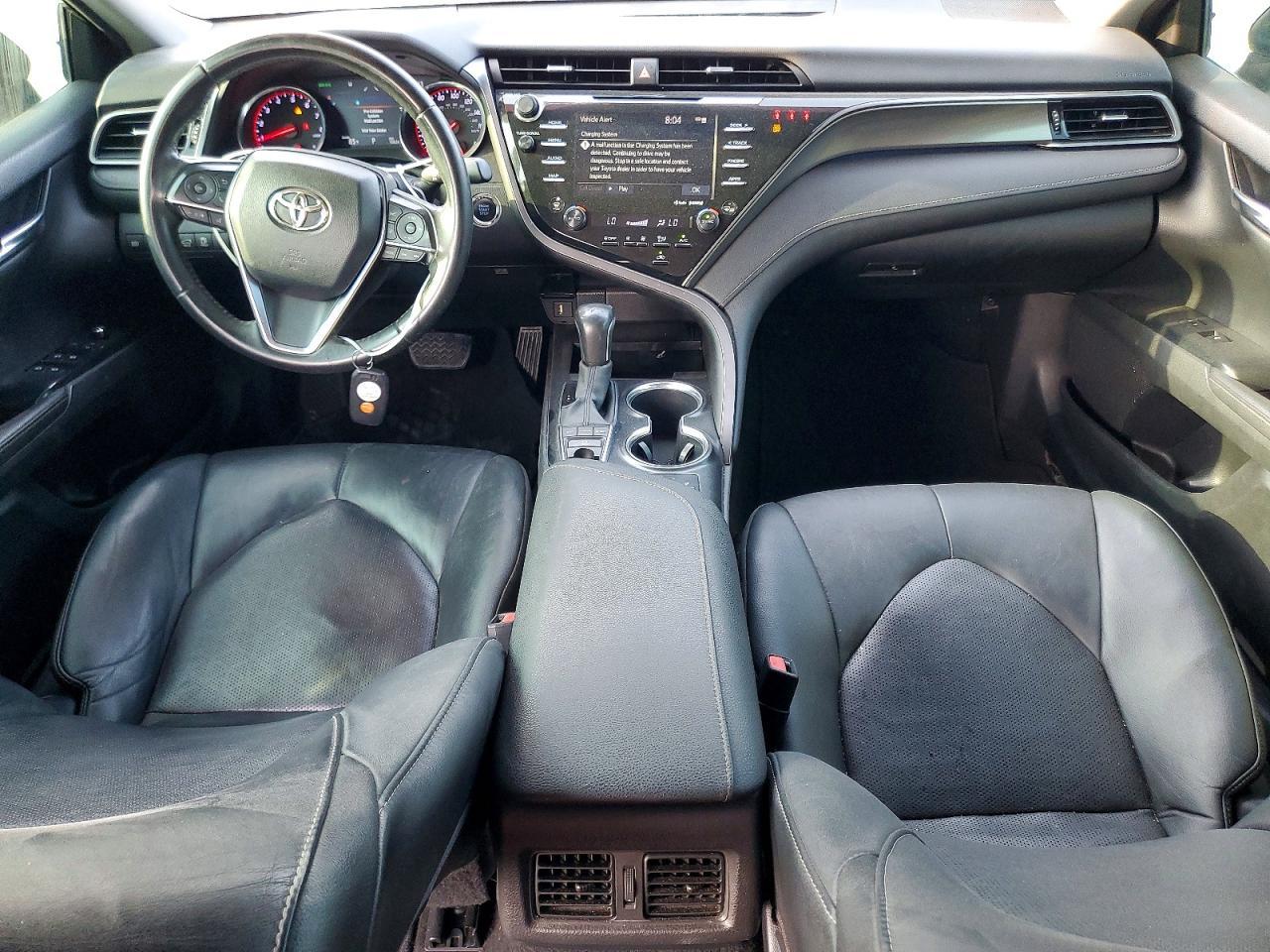 2020 Toyota Camry Xse - zdjęcie 8
