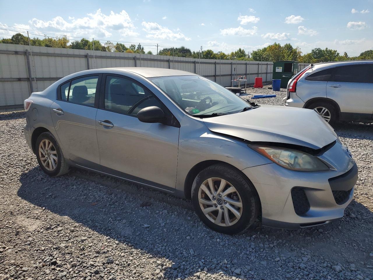 2013 Mazda 3 I - zdjęcie 4