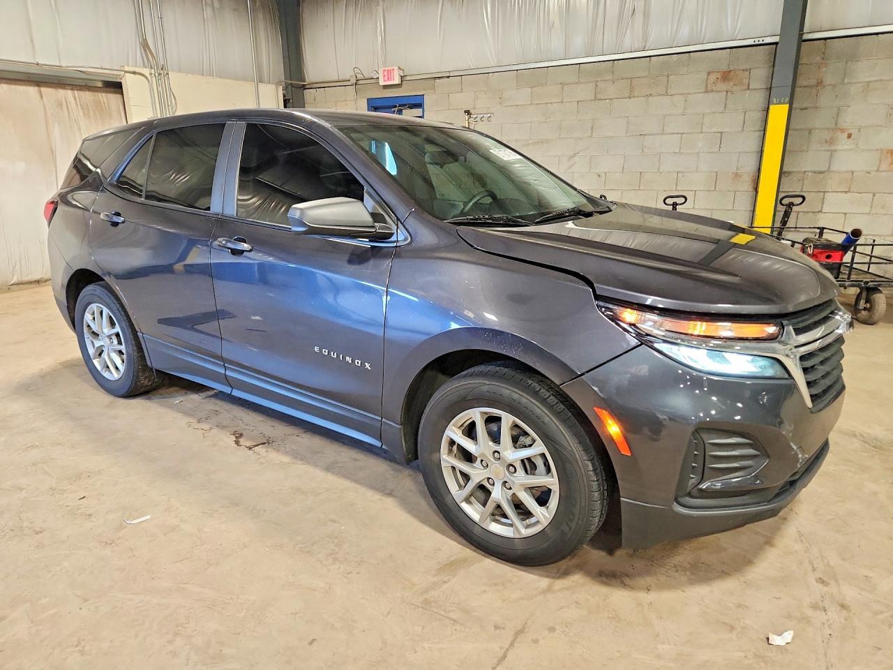 2022 Chevrolet Equinox Ls - zdjęcie 4