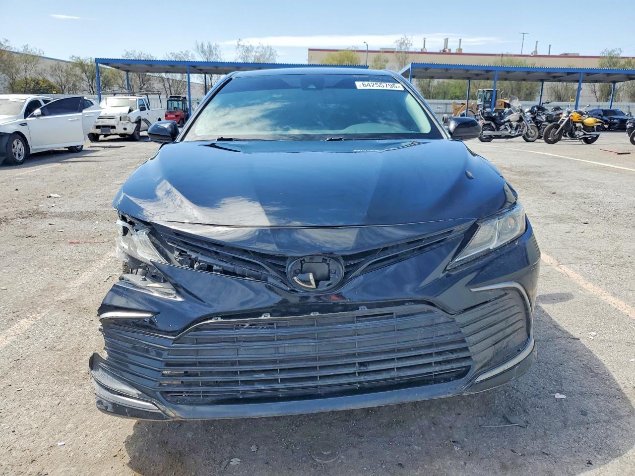 2023 Toyota Camry Le - zdjęcie 5