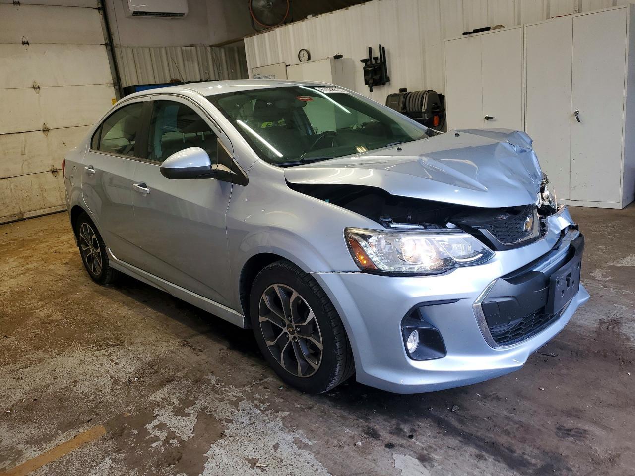 2017 Chevrolet Sonic Lt - zdjęcie 4