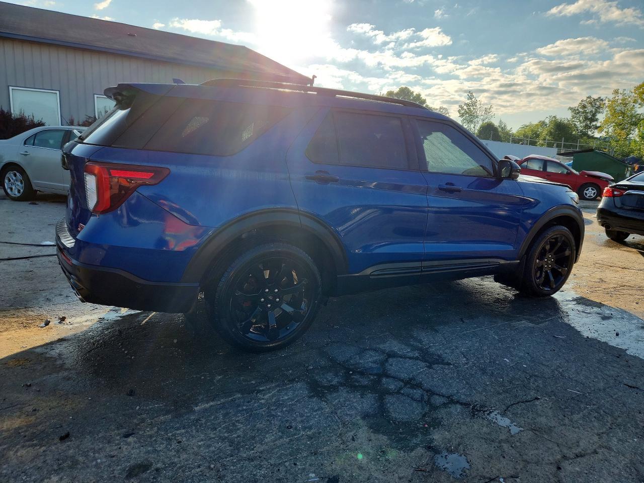 2020 Ford Explorer St - zdjęcie 3