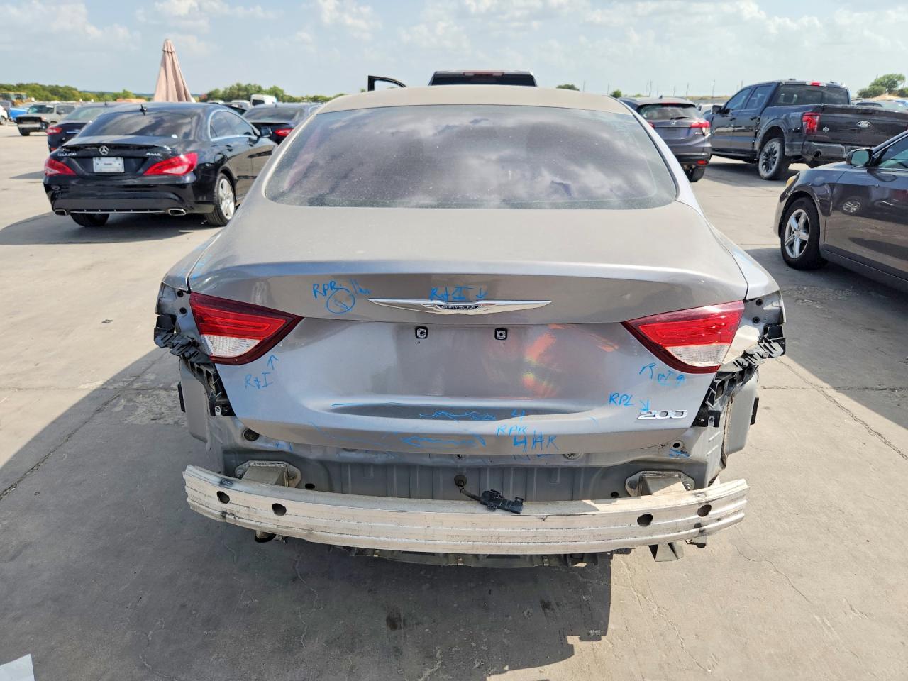 2015 Chrysler 200 Limited - zdjęcie 6