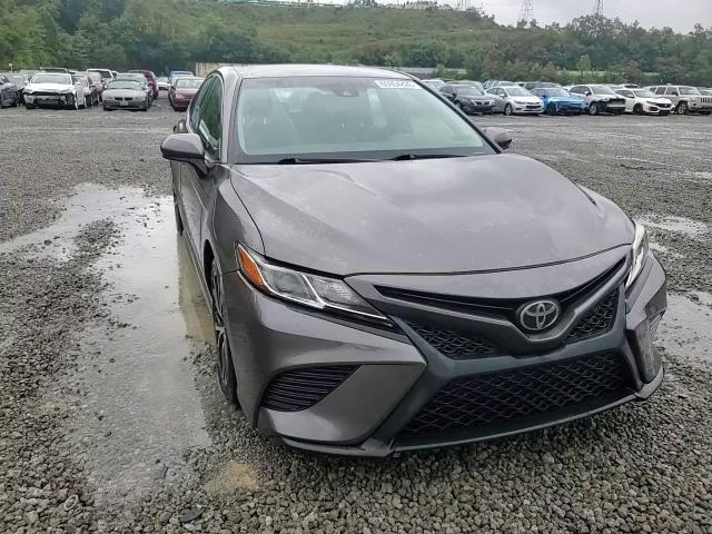 2018 Toyota Camry Se - zdjęcie 14