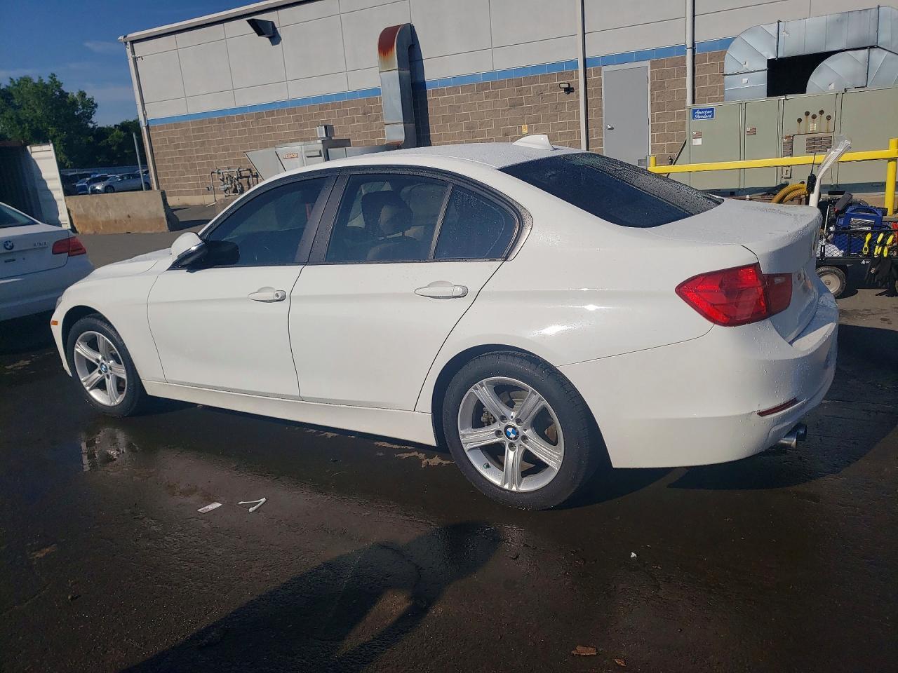 2013 BMW 328 I - zdjęcie 2