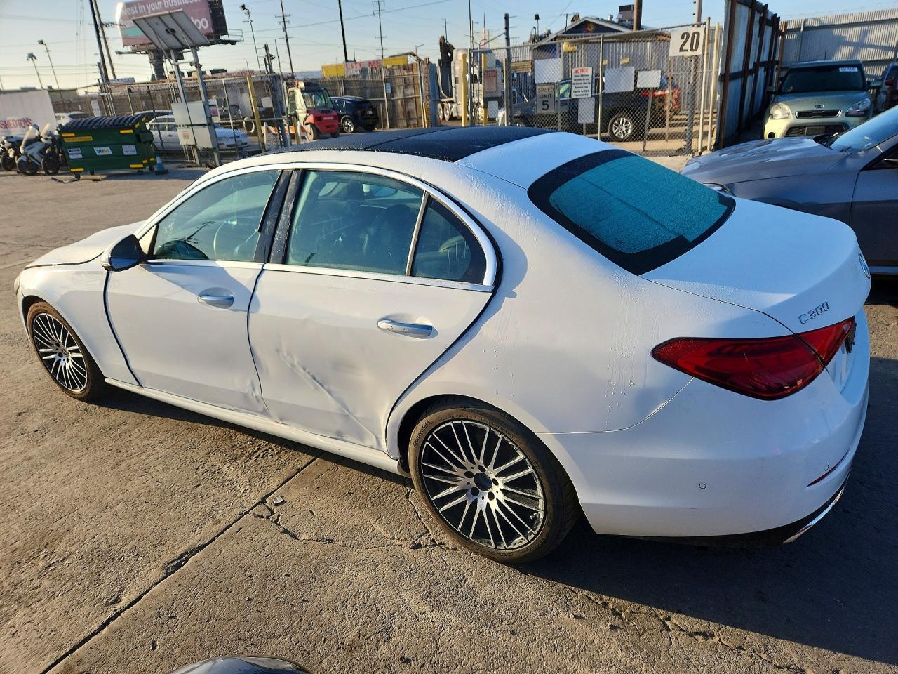 2024 Mercedes-Benz C 300 4Matic - zdjęcie 2