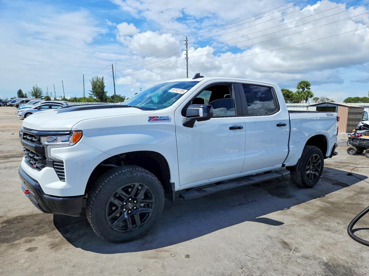 2026 Chevrolet Silverado K1500 Lt Trail Boss - zdjęcie główne