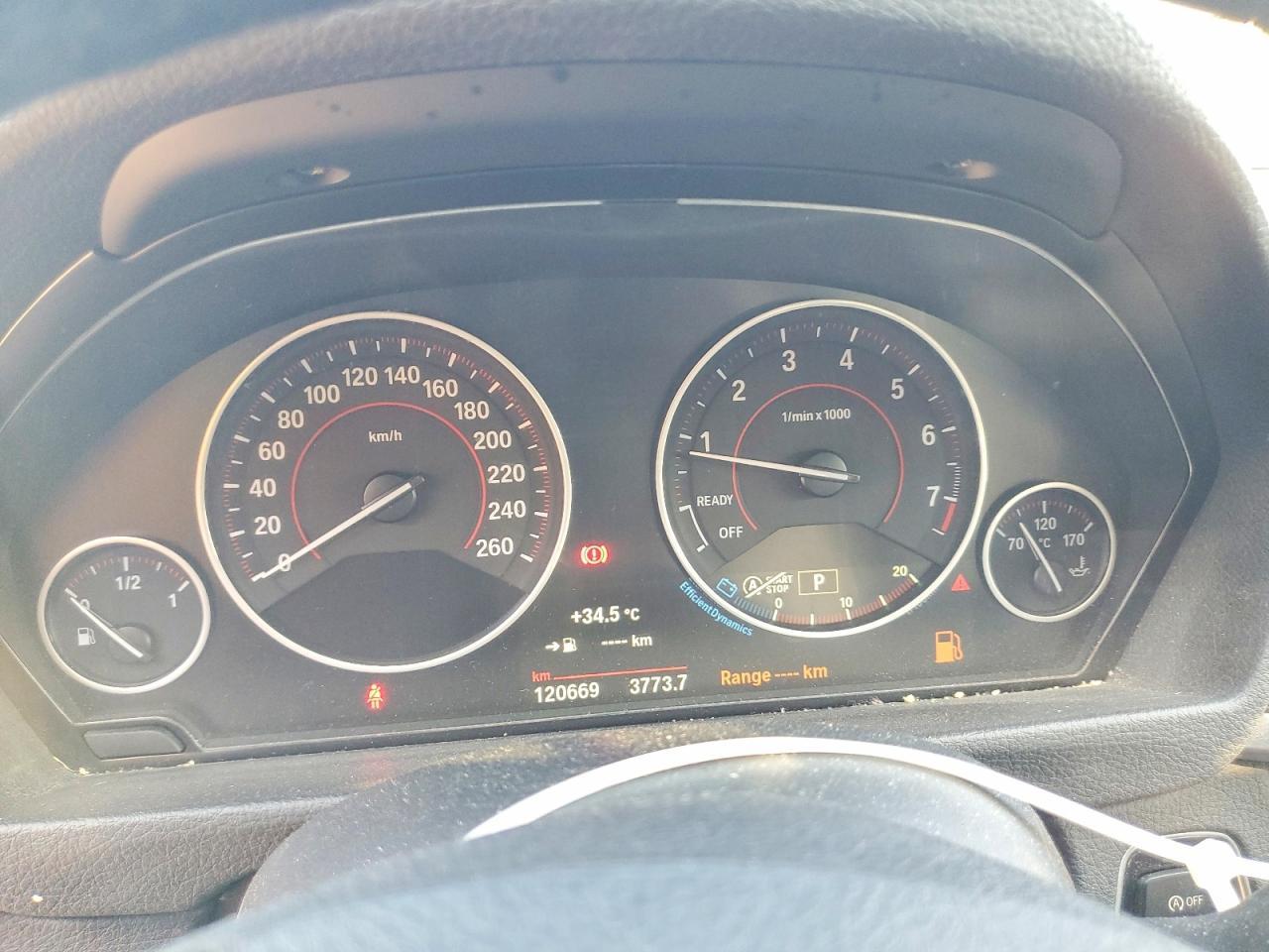 2017 BMW Seria 3 320i - zdjęcie 9