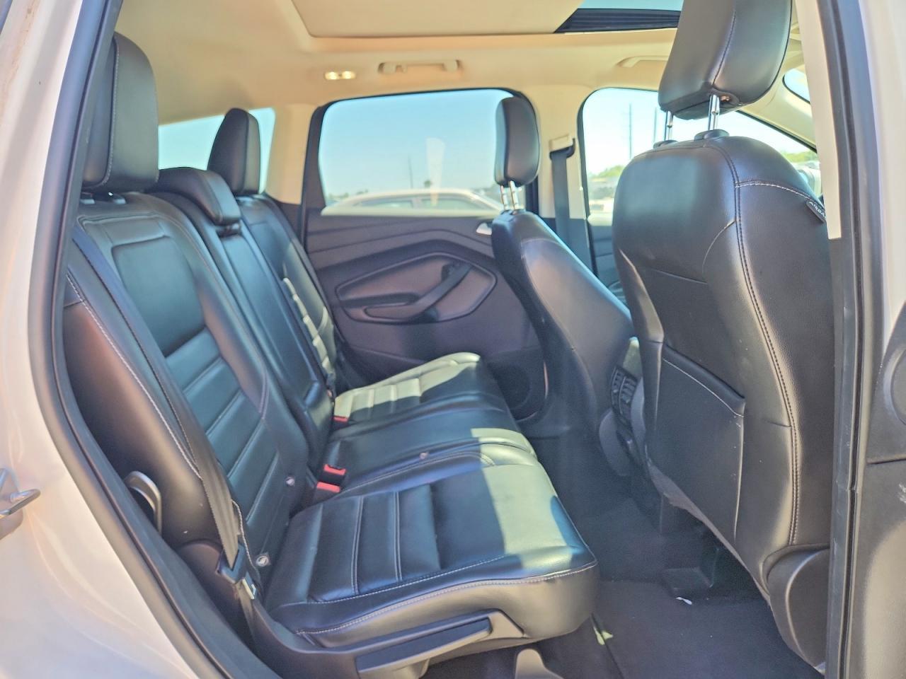 2019 Ford Escape Titanium - zdjęcie 11