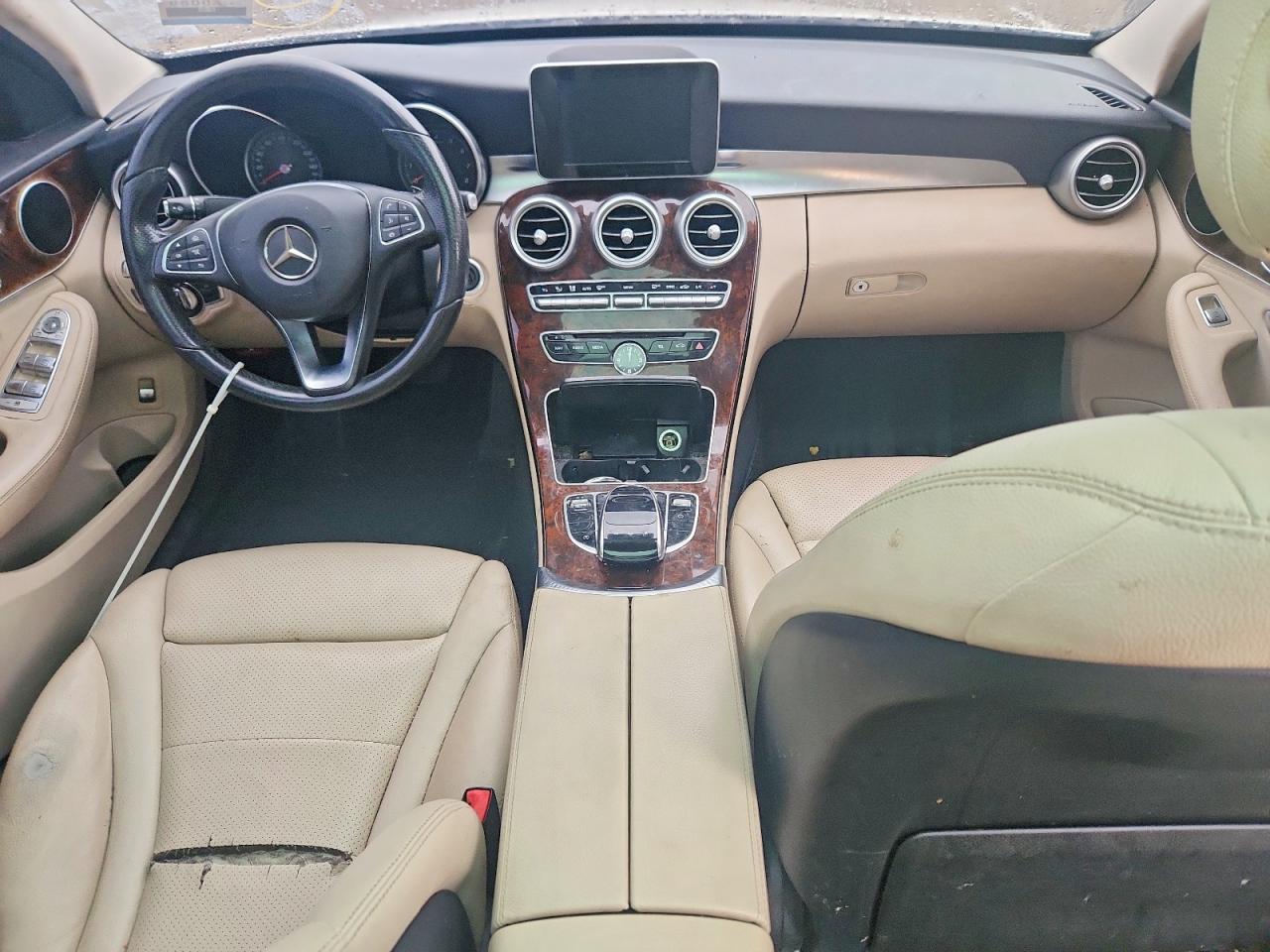 2016 Mercedes-Benz C 300 4Matic - zdjęcie 8