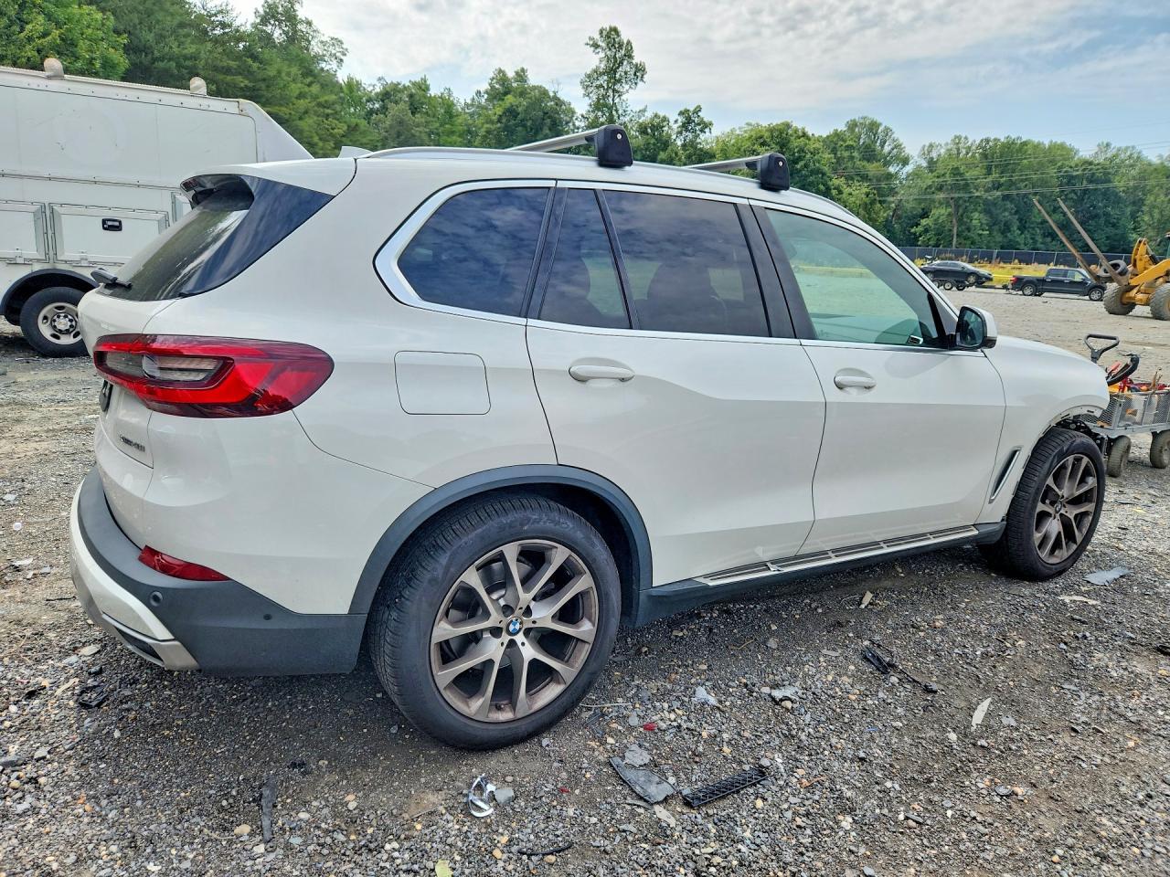2021 BMW X5 xDrive40I - zdjęcie 3