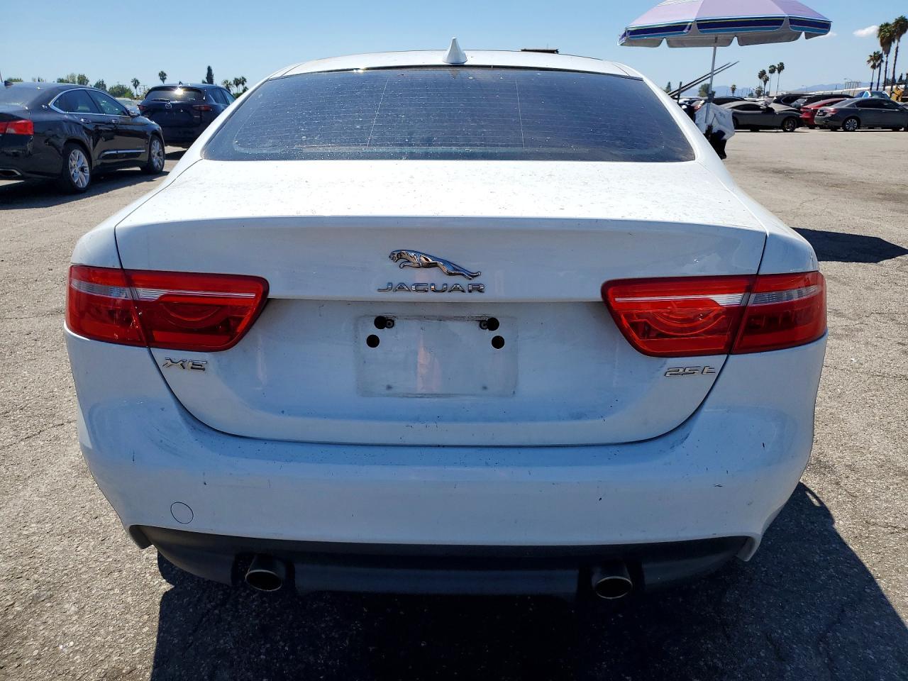 2018 Jaguar Xe - zdjęcie 6