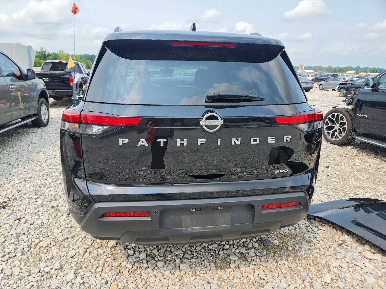 2023 Nissan Pathfinder Sv - zdjęcie 6
