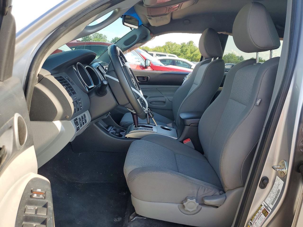 2015 Toyota Tacoma V6 - zdjęcie 7