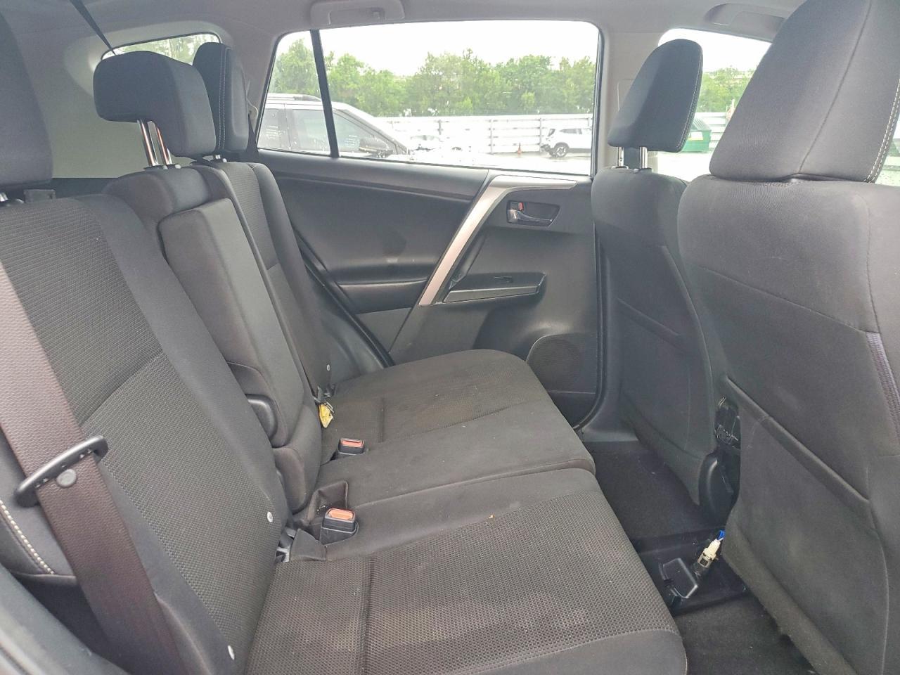 2018 Toyota Rav4 Xle - zdjęcie 10