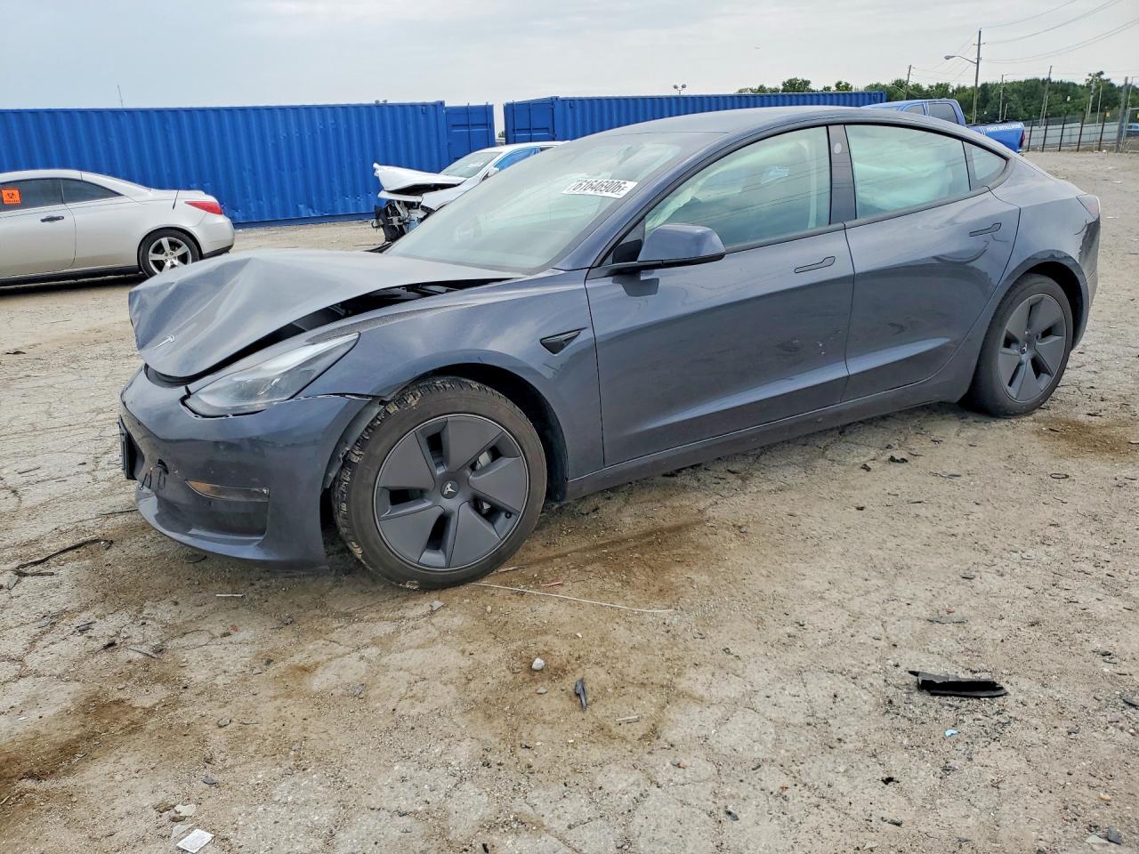 2022 Tesla Model 3 - zdjęcie główne