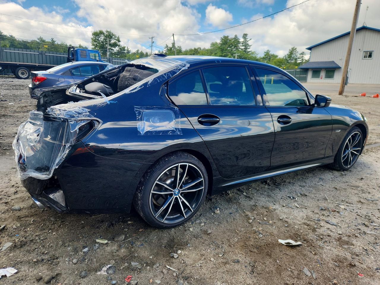 2023 BMW 330Xe - zdjęcie 3