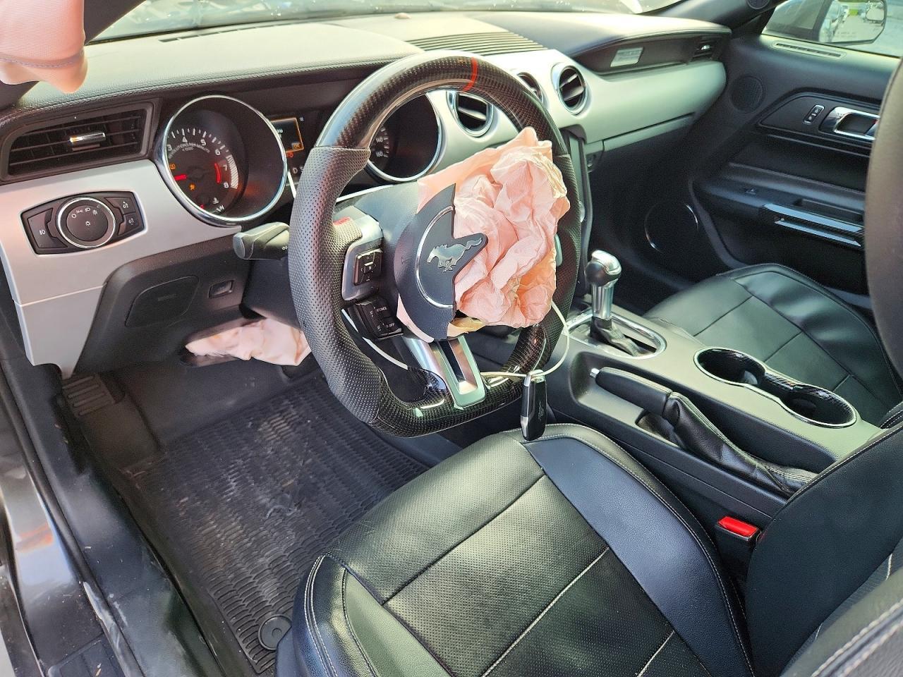 2015 Ford Mustang - zdjęcie 8