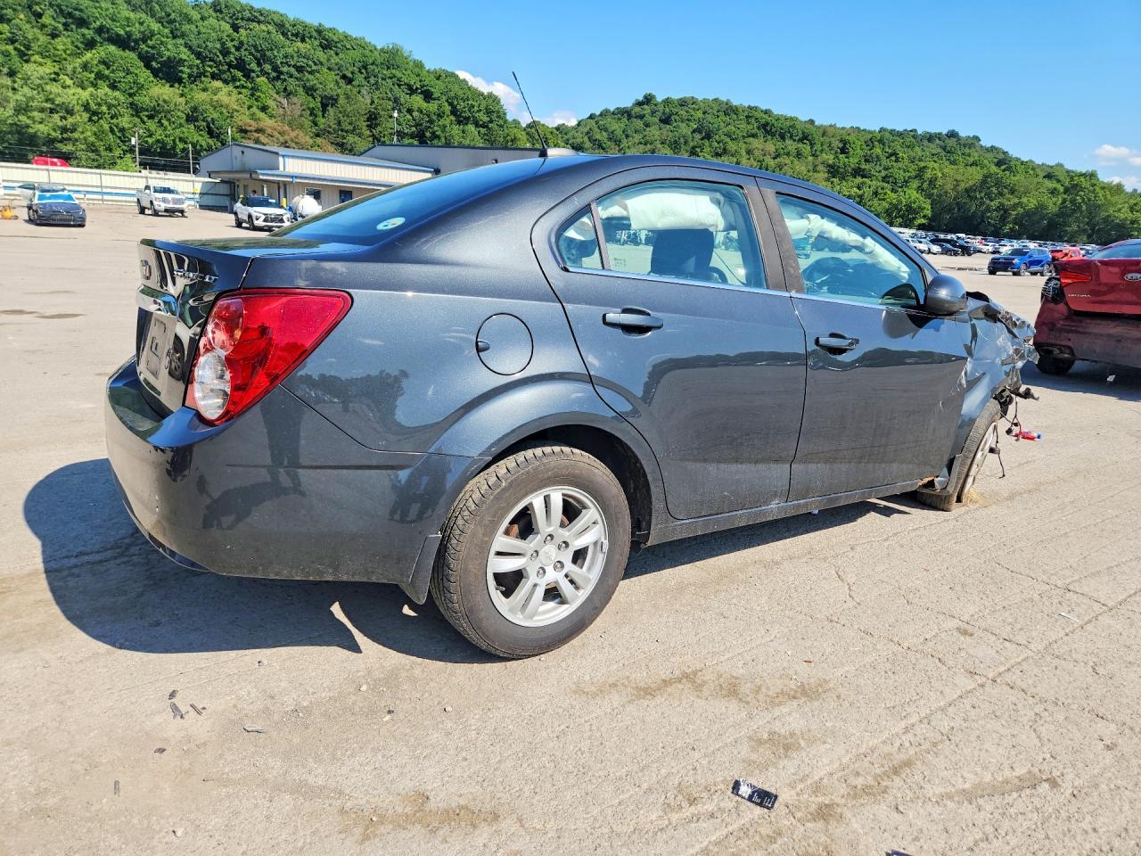 2015 Chevrolet Sonic Lt - zdjęcie 3