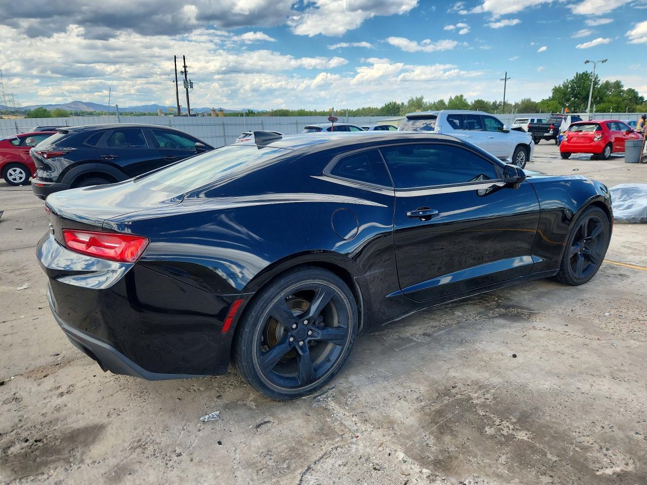 2017 Chevrolet Camaro Ls - zdjęcie 3