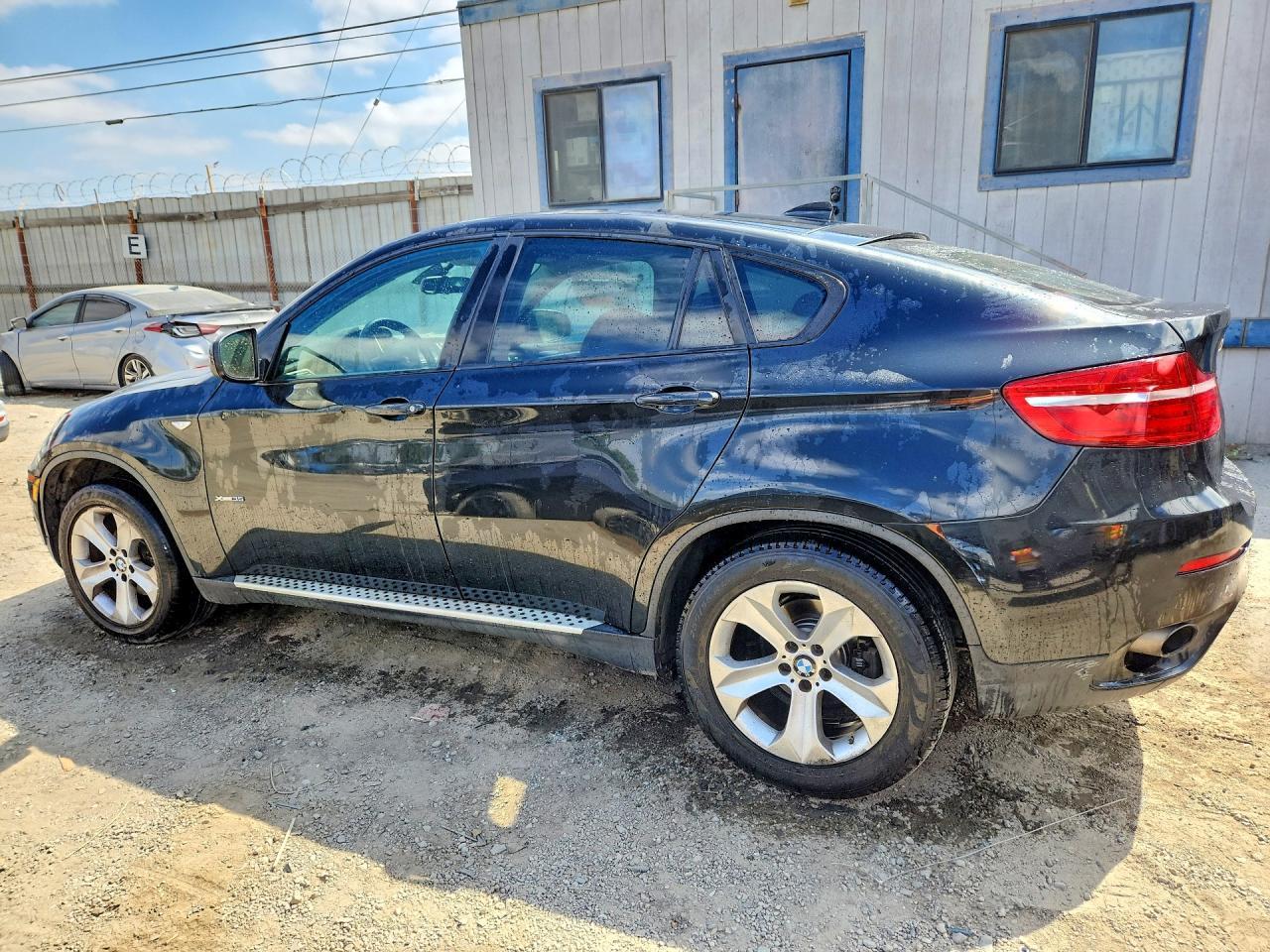 2014 BMW X6 xDrive35I - zdjęcie 2