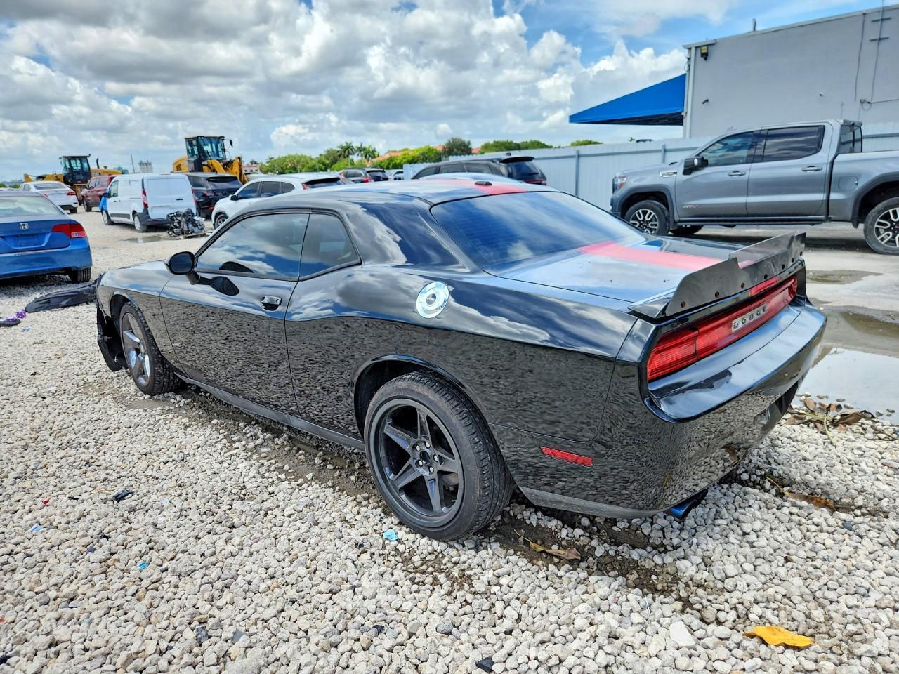2013 Dodge Challenger Sxt - zdjęcie 2