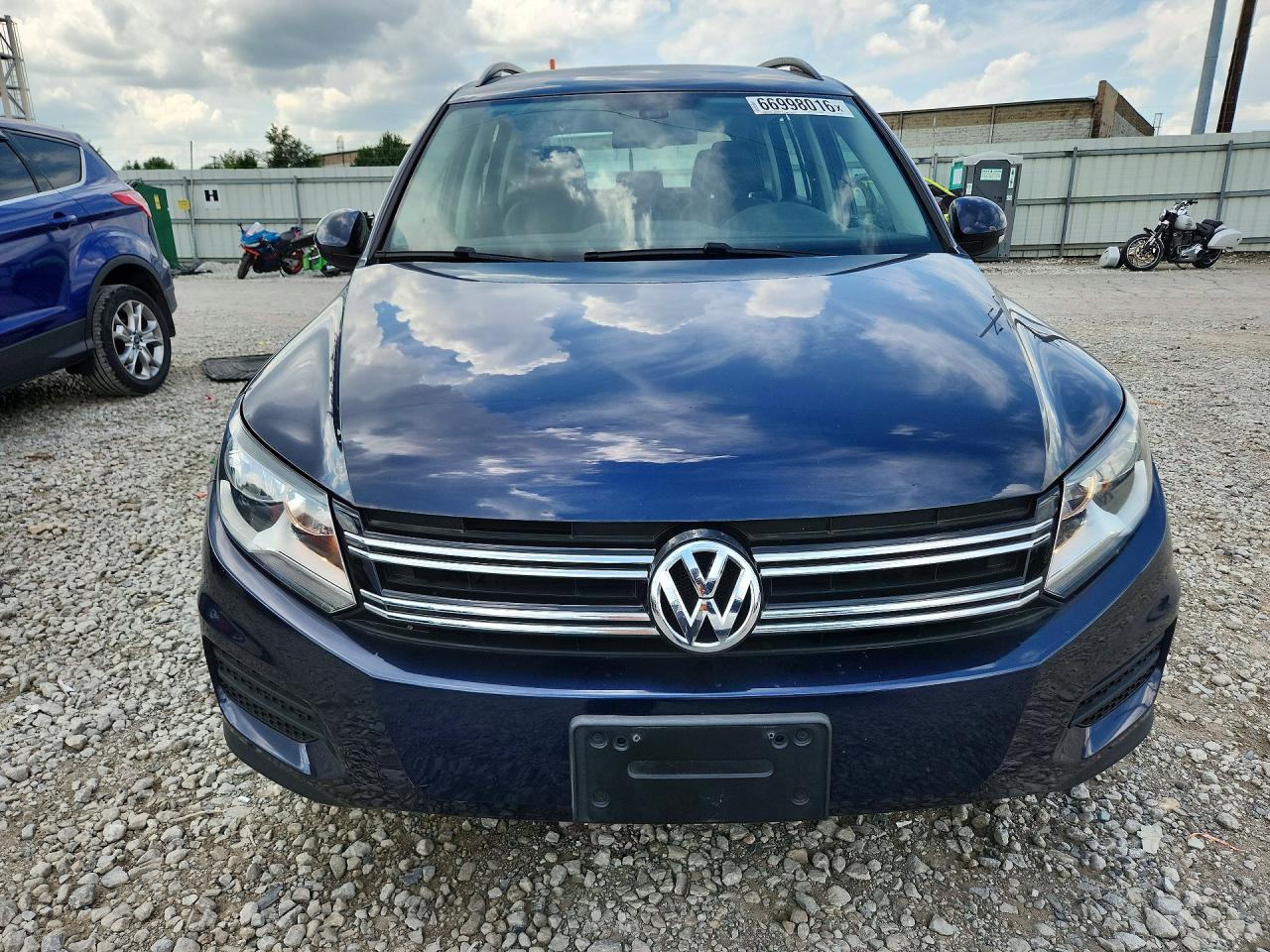 2016 Volkswagen Tiguan S - zdjęcie 5