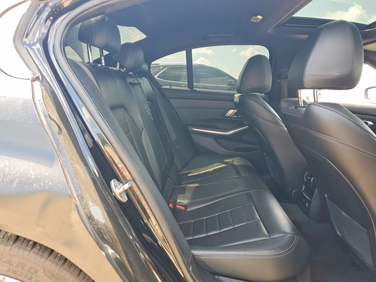 2019 BMW Seria 3 330i - zdjęcie 10
