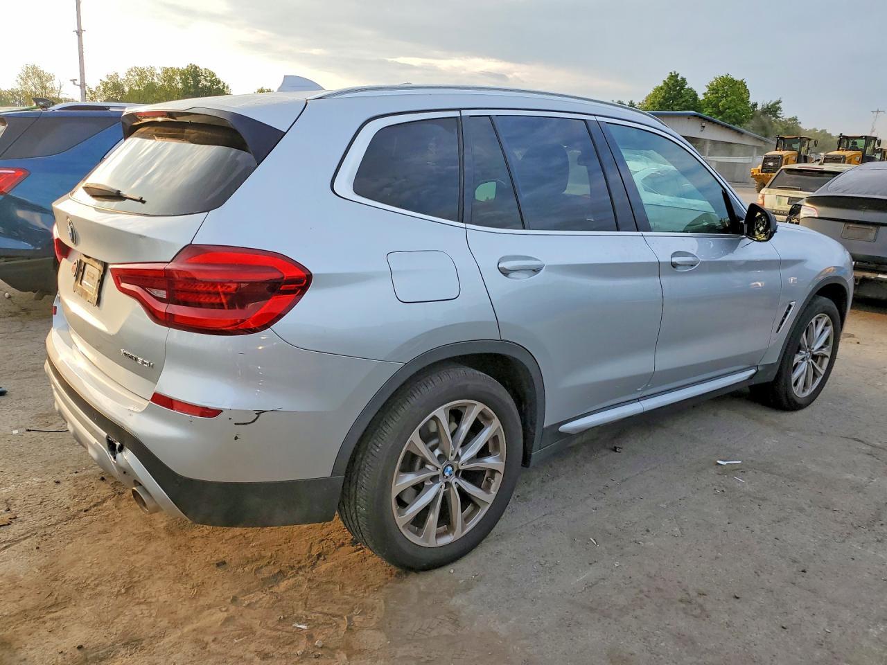 2019 BMW X3 xDrive30I - zdjęcie 3
